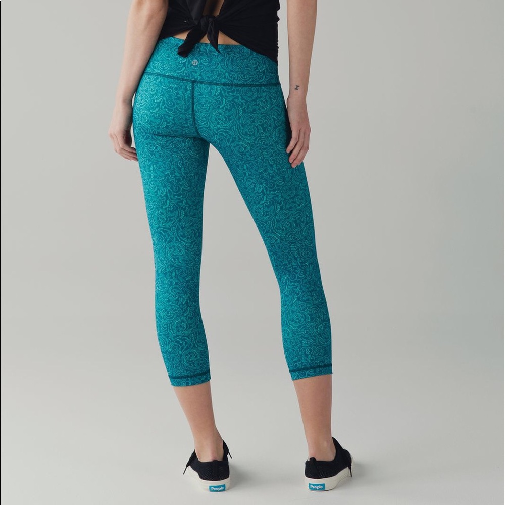 LuluLemon wunder under crop lll